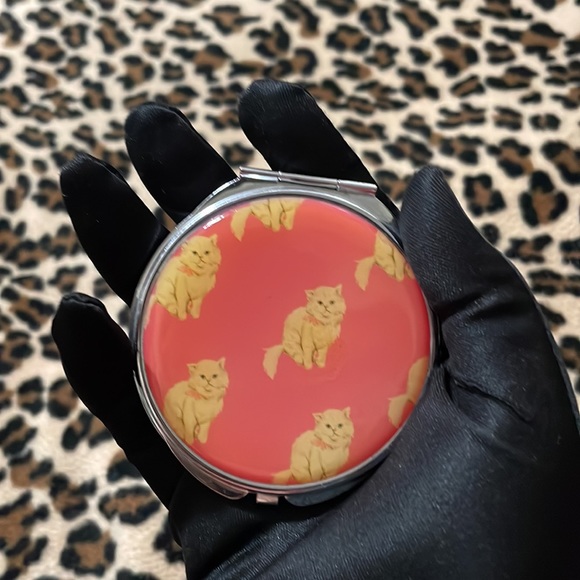 FOREVER 21 Compact Pocket Mirror Persian Cat Pink Makeup F21 Beauty Travel Work - Picture 15 of 16